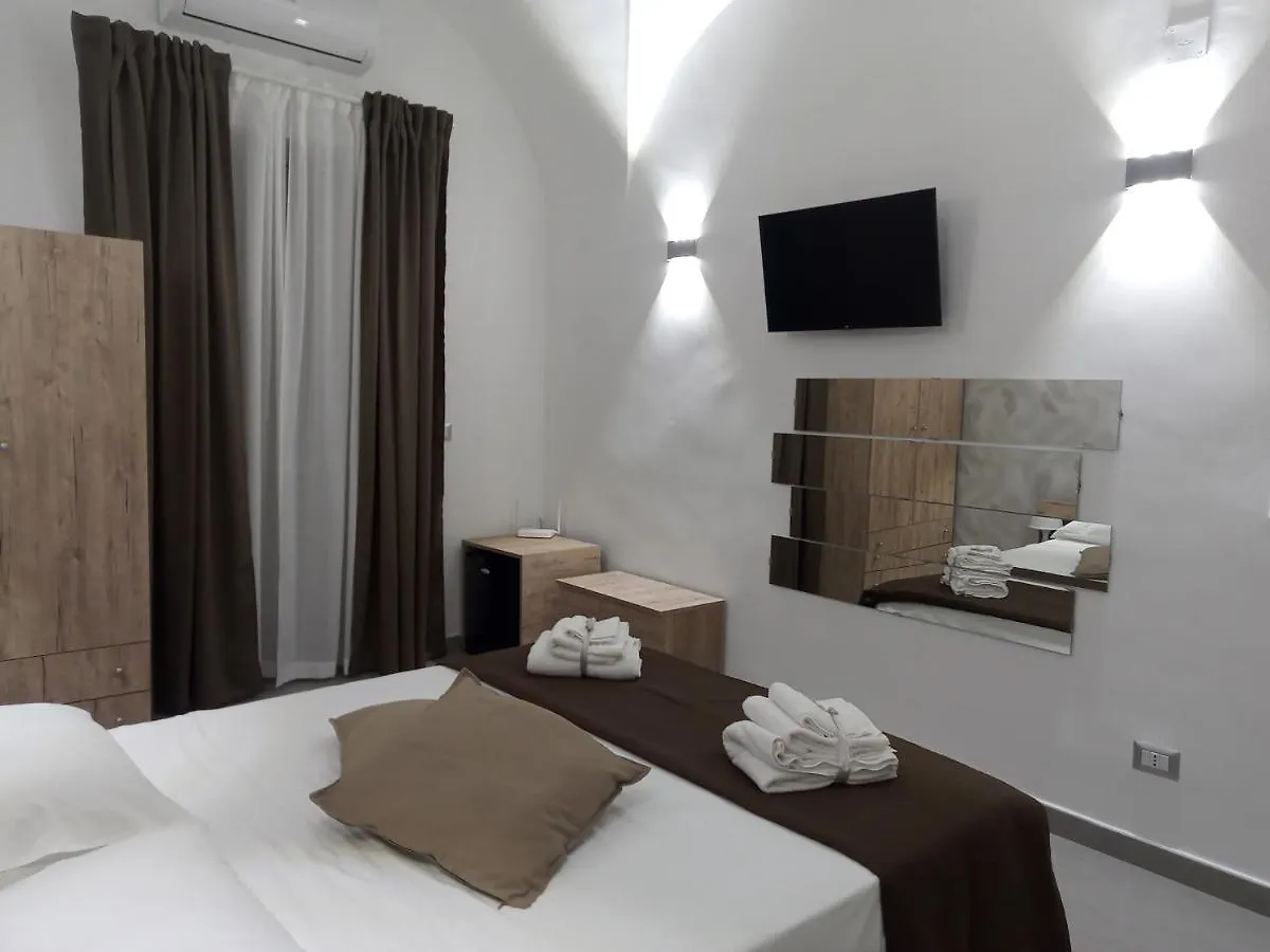 Homestay Lilly House Apartment Catania Italy